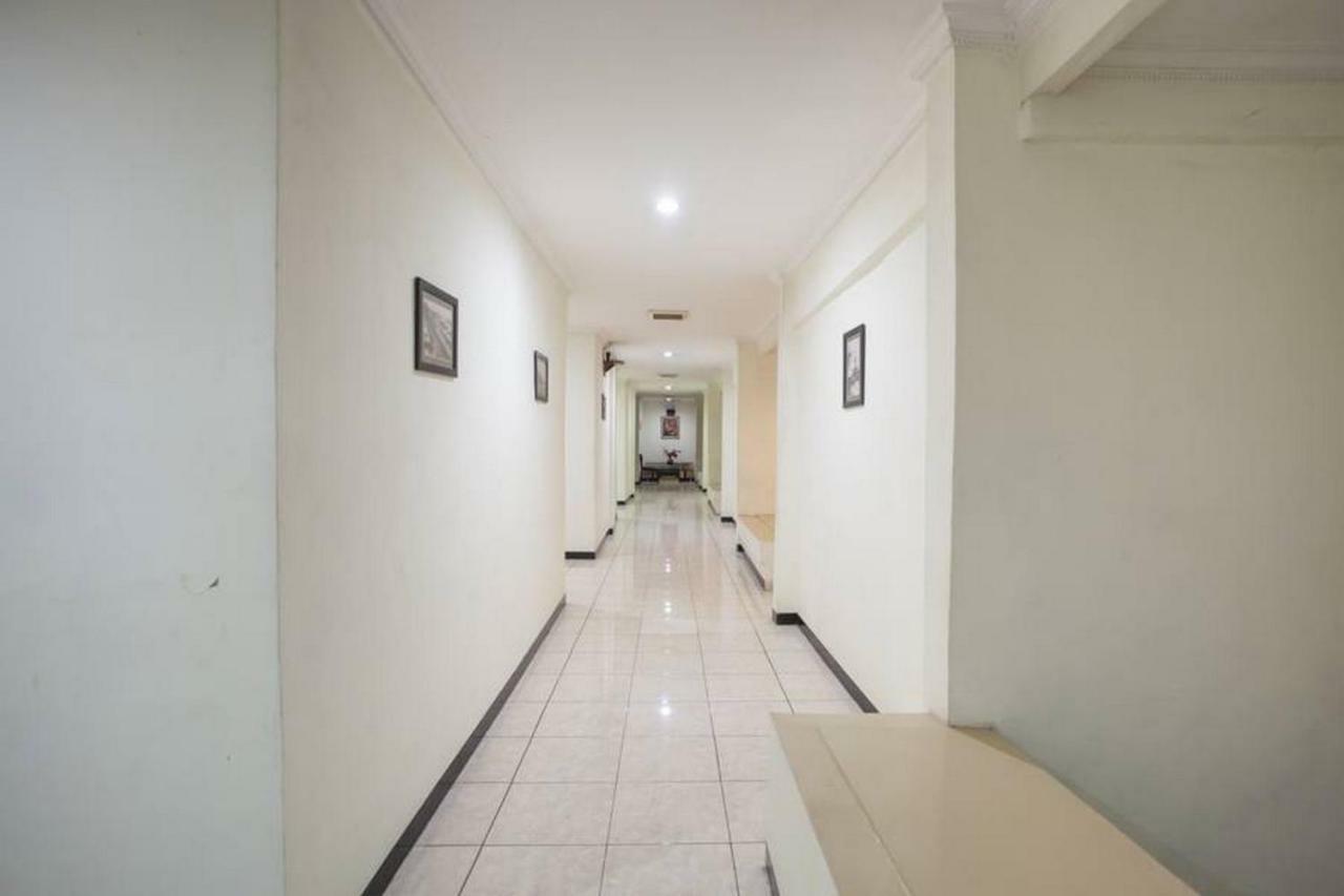 Reddoorz @ Urip Sumoharjo Hotell Surabaya Eksteriør bilde