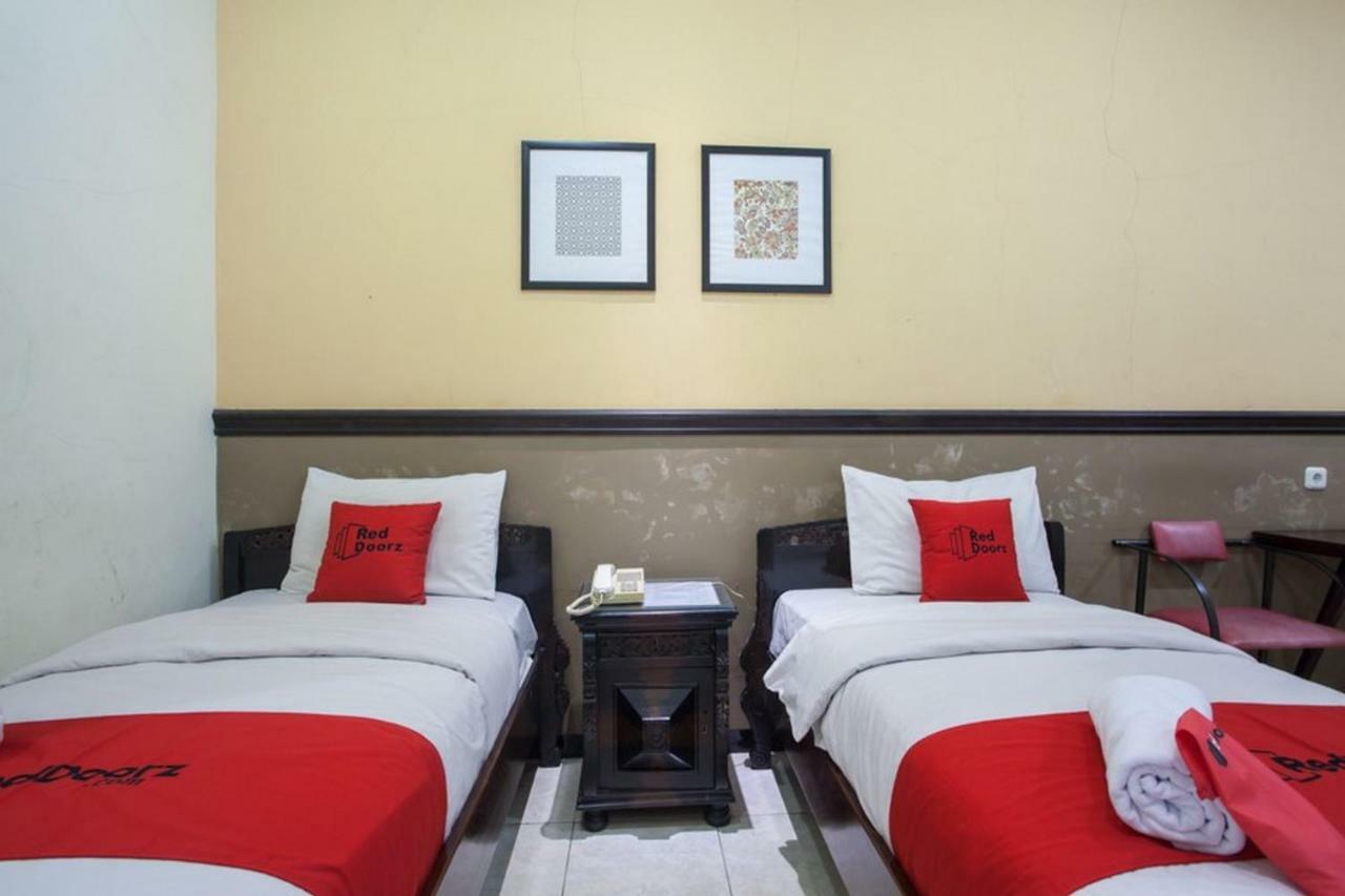 Reddoorz @ Urip Sumoharjo Hotell Surabaya Eksteriør bilde