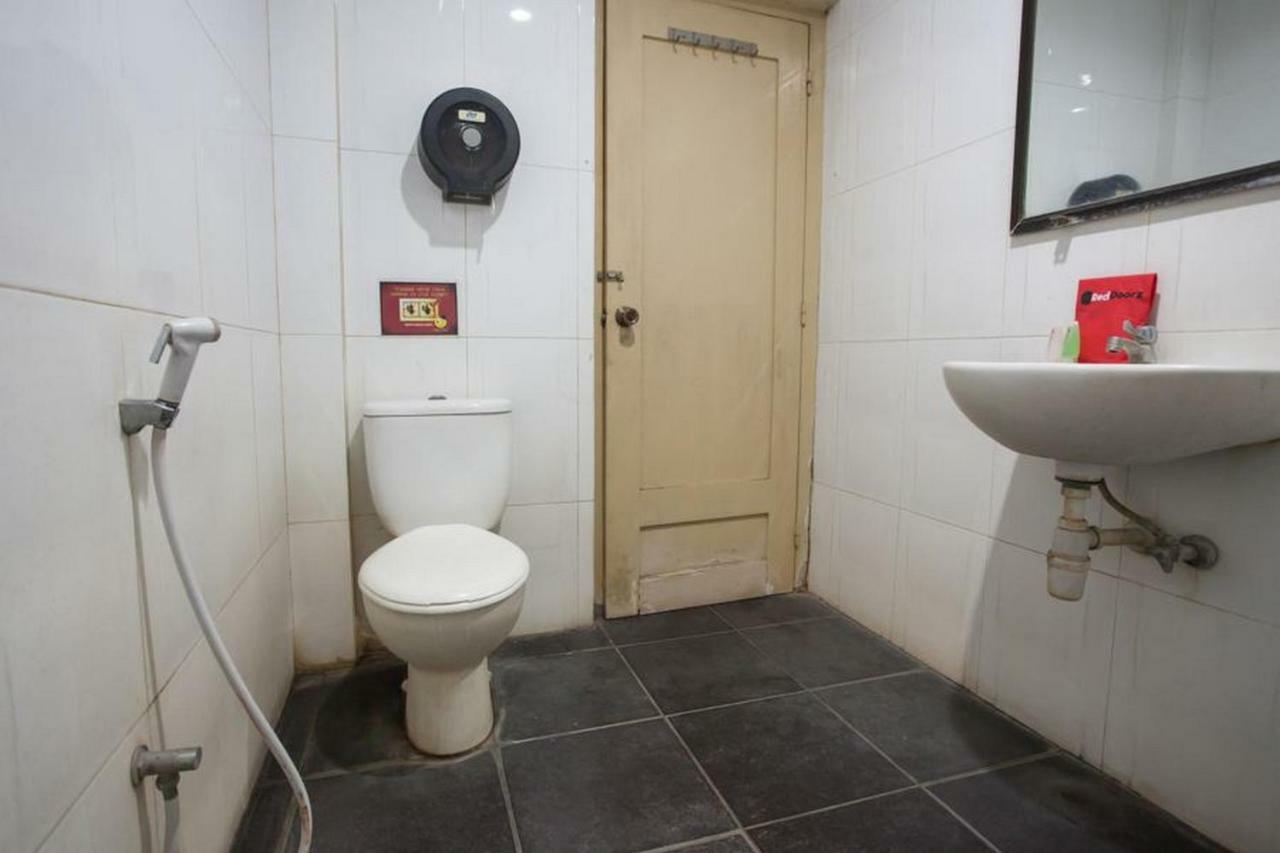 Reddoorz @ Urip Sumoharjo Hotell Surabaya Eksteriør bilde