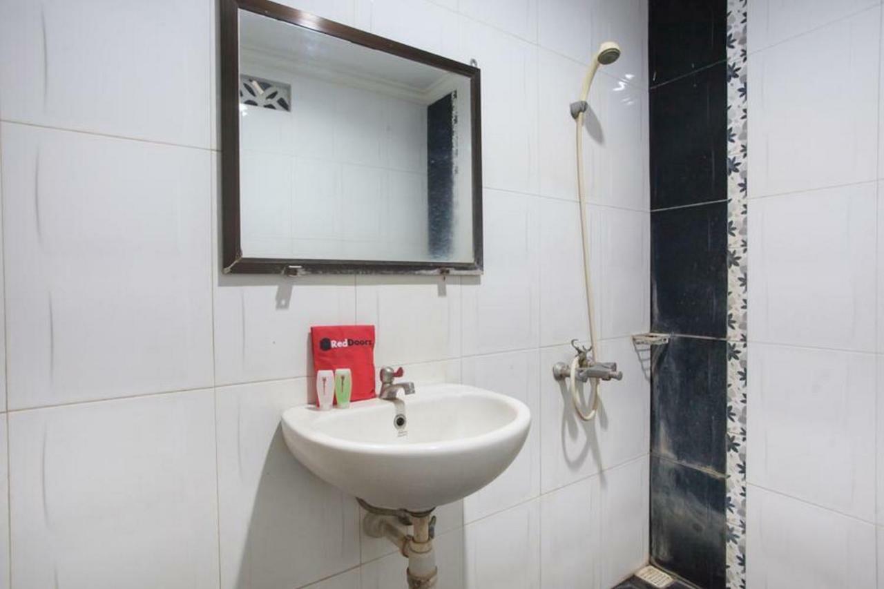 Reddoorz @ Urip Sumoharjo Hotell Surabaya Eksteriør bilde