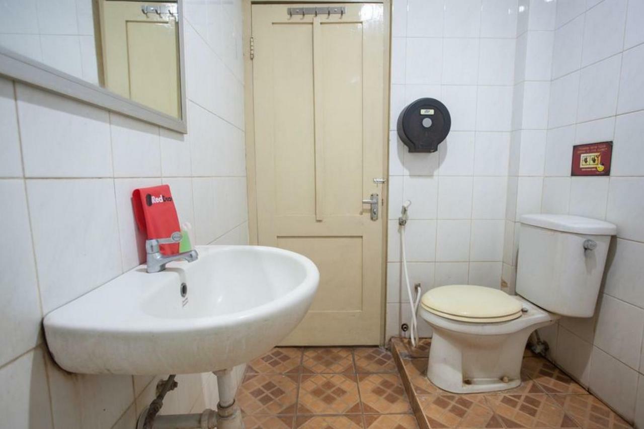Reddoorz @ Urip Sumoharjo Hotell Surabaya Eksteriør bilde